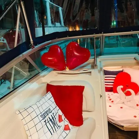 Loveboat Тонон-ле-Бен